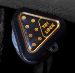 И эта же подделка вручную переименованная в Trilock жуликами из автосалона Италавто на Туполева 19 в Киеве. И эта же подделка вручную переименованная в Trilock жуликами из автосалона Италавто на Туполева 19 в Киеве.